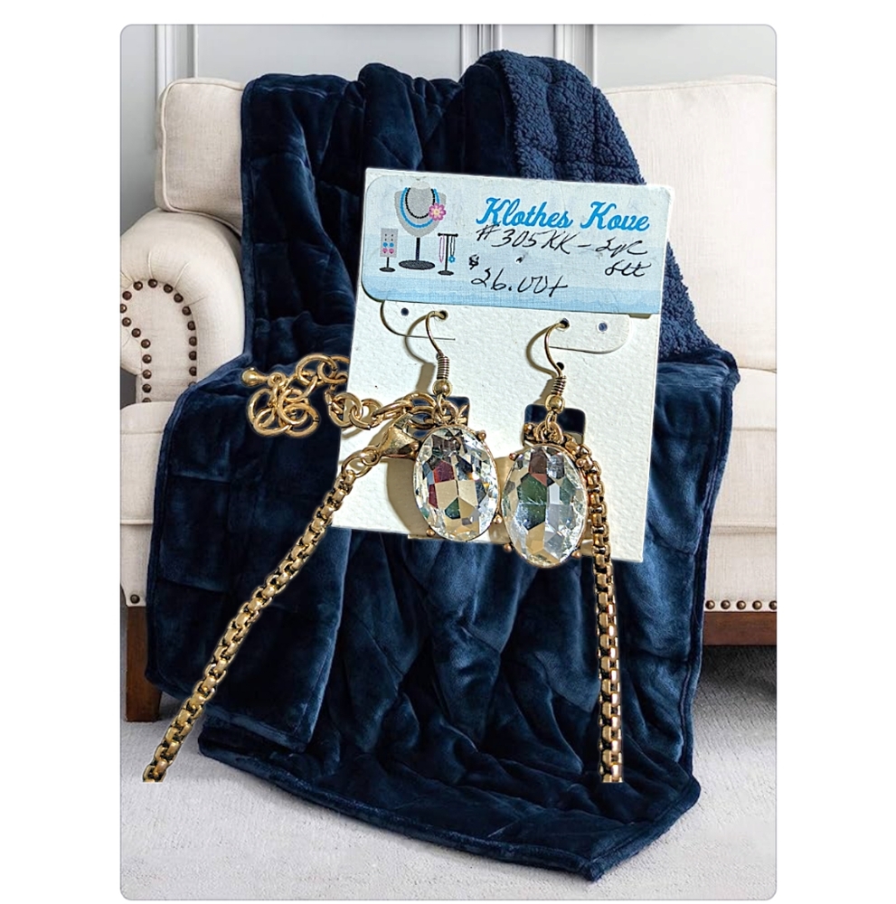 👣4/$20. Gold Tone Statement Bib Necklace with Matching Earrings. NWT - Picture 3 of 5